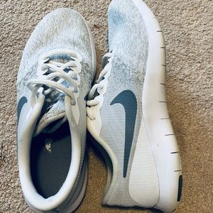 Nike Flex Content White with heathers grey running shoes (1 pair)